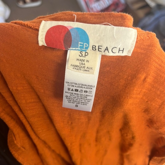 Free people beach open side swimsuit cover - Picture 3 of 4